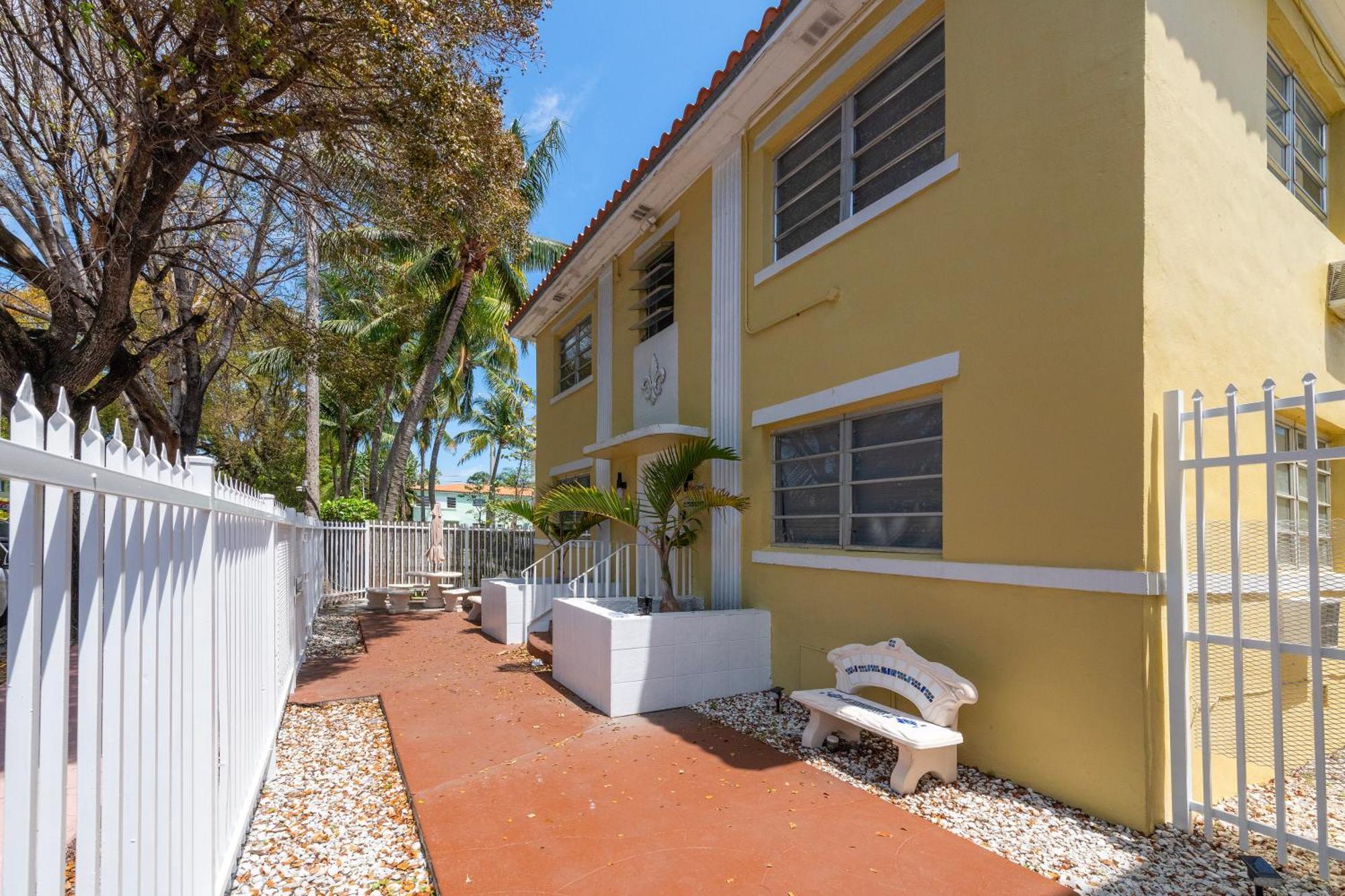 Sunnys Days 5Th St Apartment Miami Beach Bagian luar foto
