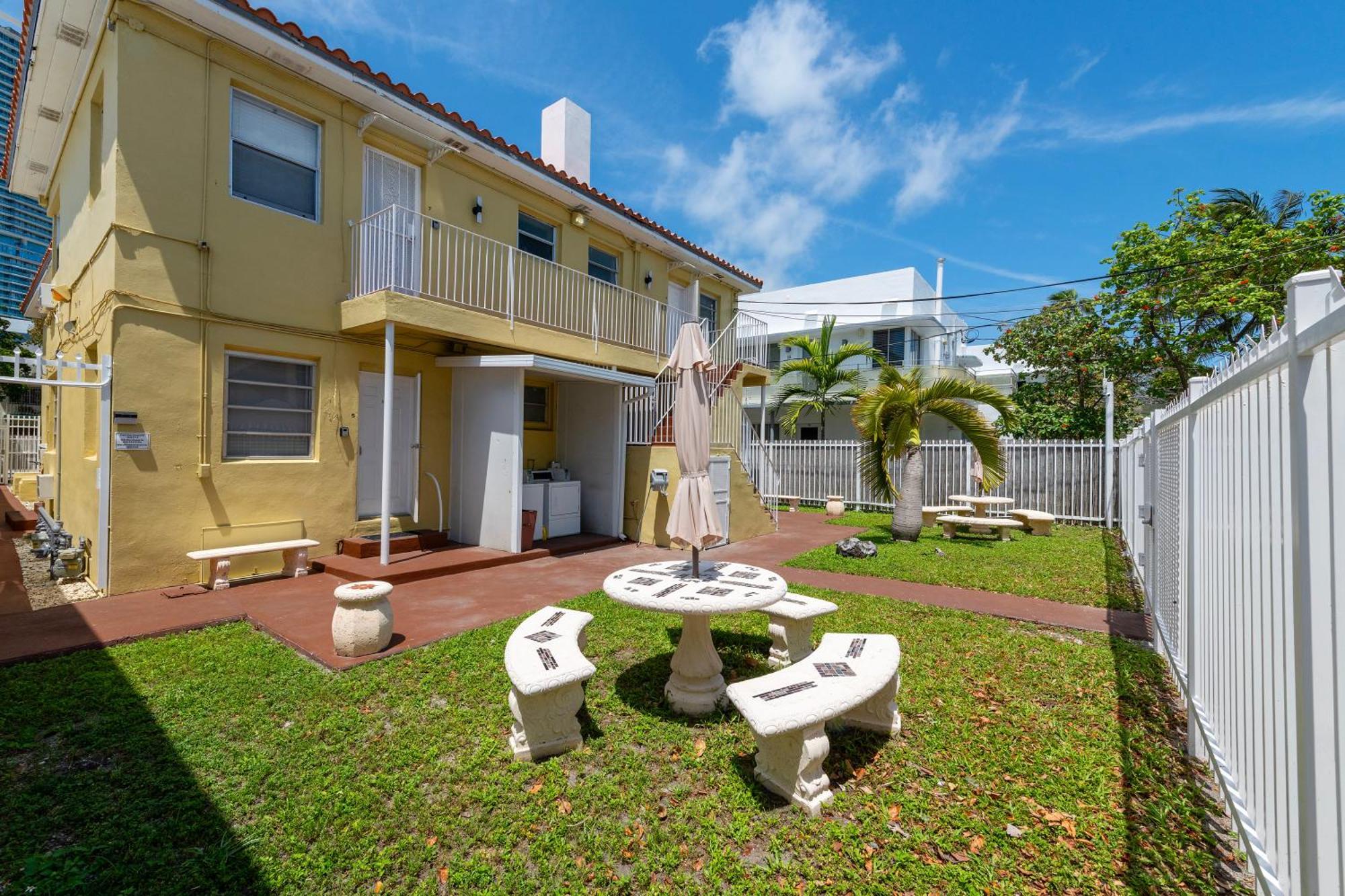 Sunnys Days 5Th St Apartment Miami Beach Bagian luar foto